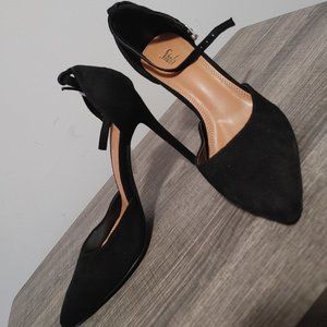 Suede pointed toe pumps